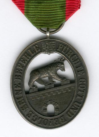 Anhalt, Hausorden Albrecht des Bären, Ritterzeichen II. Klasse mit Verleihungsurkunde etc.  Anhalt, Hausorden Albrecht des Bären, Ritterzeichen II. Klasse mit Verleihungsurkunde etc.