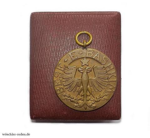 Albanien, Orden vom Schwarzen Adler, Bronzene Medaille, im Verleihungsetui